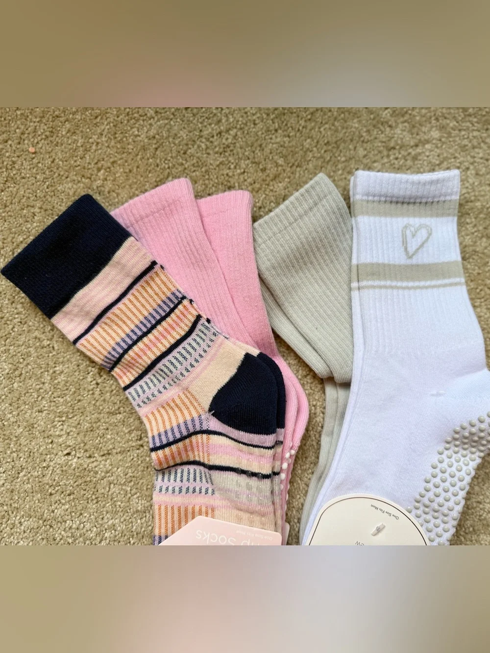 NEW Wildfox Two 2 pk Non Slip Women’s Grip Socks - Pilates Yoga Barre OS